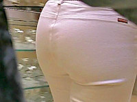 There were so many stunning chicks in tight ass jeans in the mall today, I filmed them all for you to check out. Enjoy!